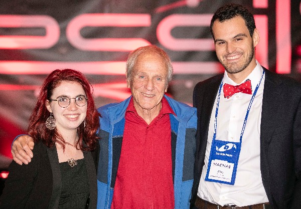 Gabrielle (Gabbie) Baillargeon (at left, the 2018-2019 MASNA Undergraduate Student Scholarship recipient) and Michael (Mike) Connelly ( at right, the 2018-2019 MASNA Graduate Student Scholarship recipient), both get to meet keynot speaker Dr. Charlie Veron at MACNA 2018 in Las Vegas.